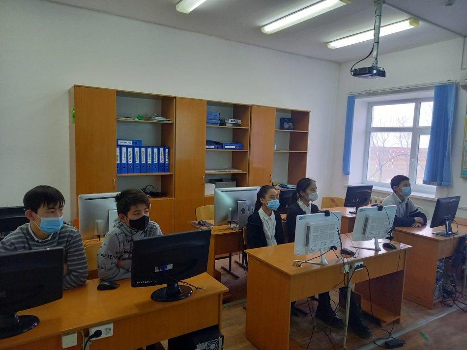 Біз зорлық - зомбылыққа қарсымыз!","Кибербуллинг,булингке жол жоқ" тақырыбында 5-9 сынып оқушылары мен түсіндірме жұмыс жүргізіліп,психологиялық тренинг ж